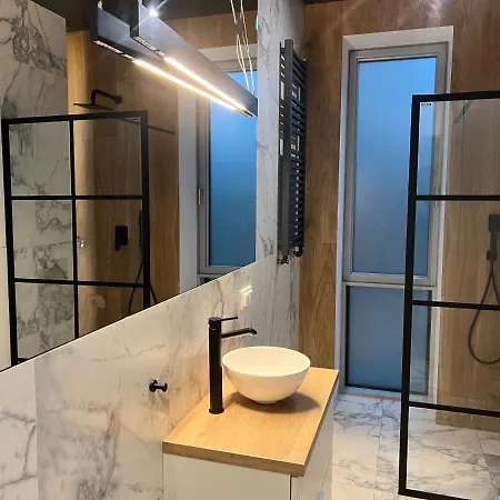 Modern Vero Yacht Park