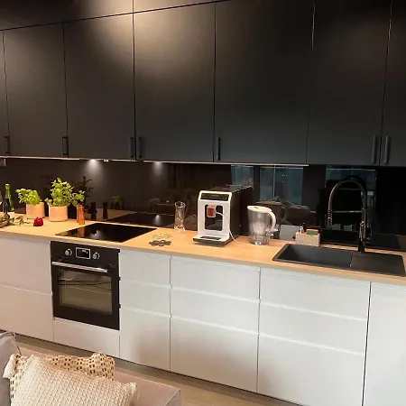 Modern Vero Yacht Park