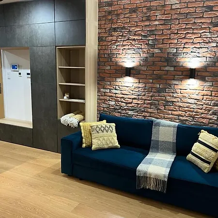 Modern Vero Yacht Park *