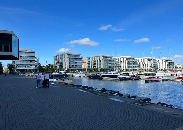 Modern Vero Yacht Park Apartment