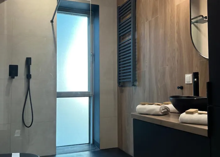 Modern Vero Yacht Park